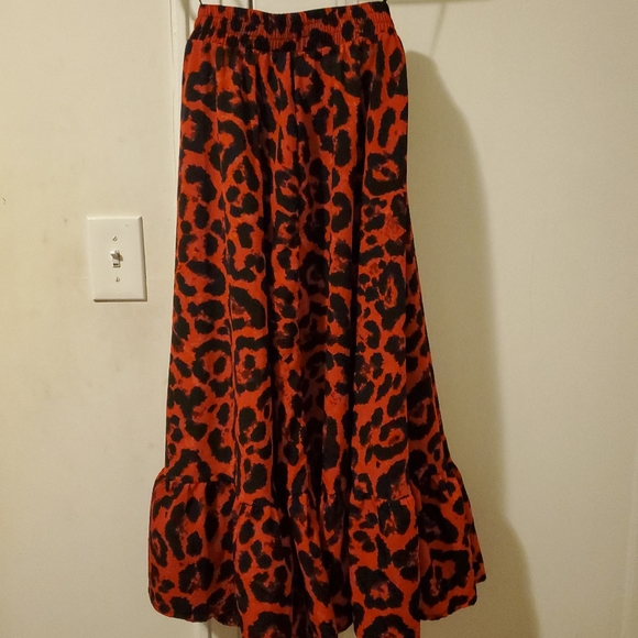 Black and red drss - Picture 2 of 2